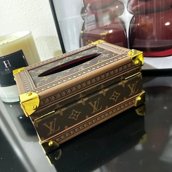 Brown Pattern Tissue Holder with Gold Accents for Coffee Table, Buffet Table - Picture 9 of 12